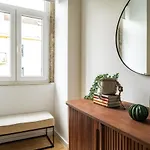 Whome Chic 2-bed Near Santos & Alcantara Perfect For Families & Couples *