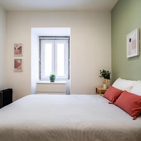 Whome Chic 2-bed Near Santos & Alcantara Perfect For Families & Couples *
