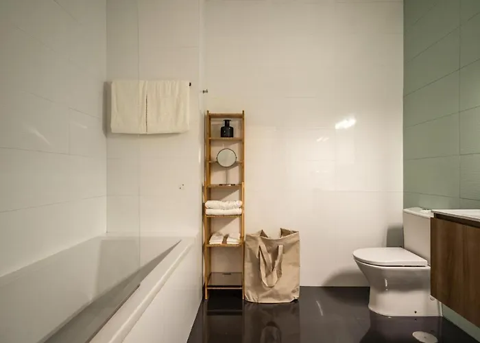 Whome Chic 2-bed Near Santos & Alcantara Perfect For Families & Couples *