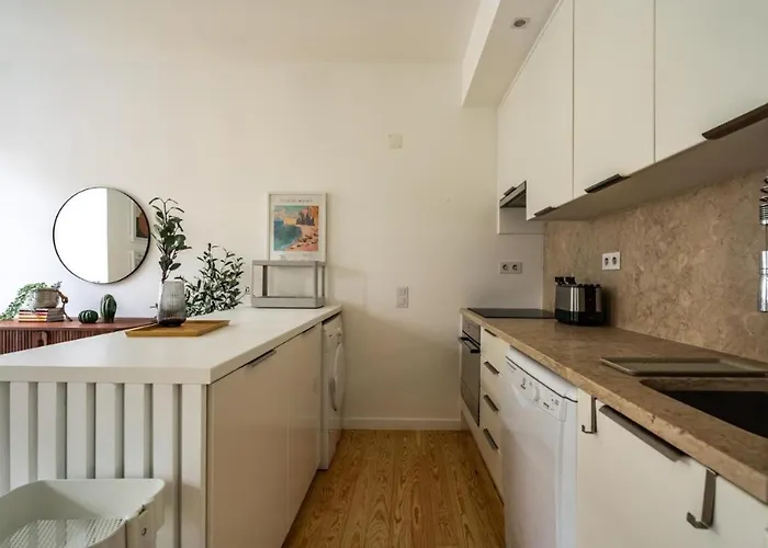 公寓 Whome Chic 2-bed Near Santos & Alcantara Perfect For Families & Couples Lisboa