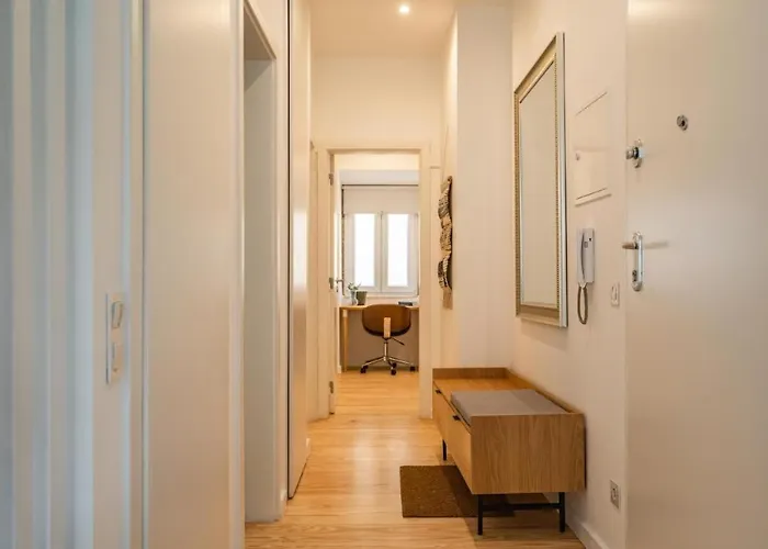 Whome Chic 2-bed Near Santos & Alcantara Perfect For Families & Couples 公寓 Lisboa